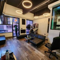 $2,500 / 600ft2 - LIC ground level loft built for podcast or recording studio. All use c (Long Island City)